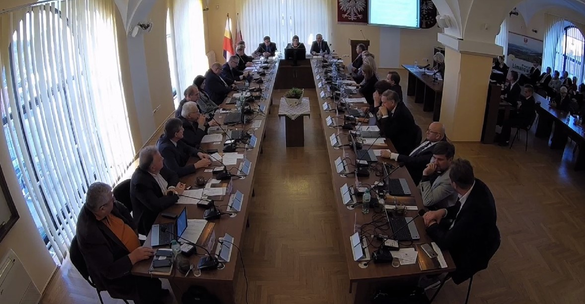 IX Sesja Rady powiatu Limanowskiego - zdjęcie sali obrad