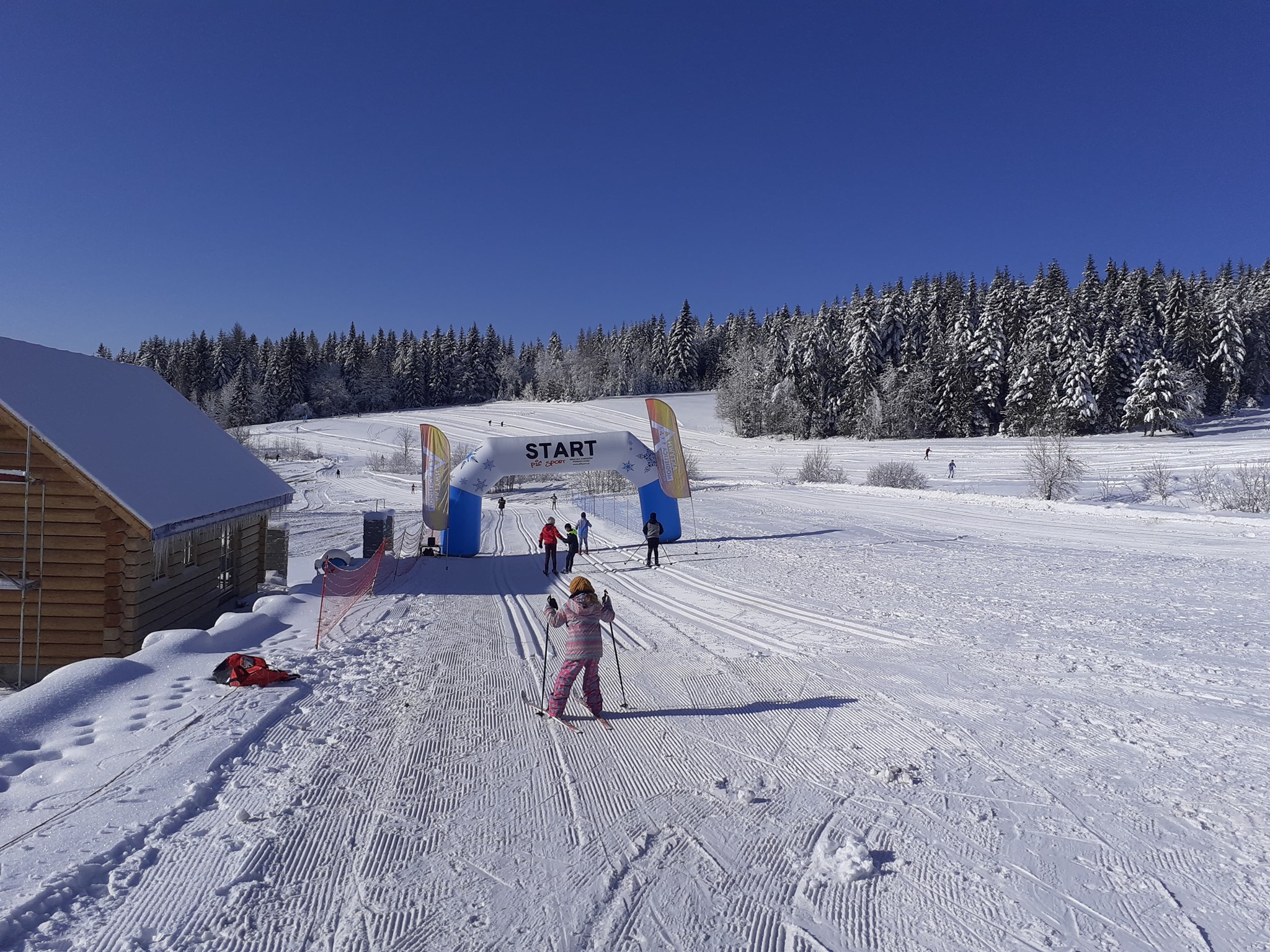 zawody w narciarstwie biegowym dla dzieci i dorosłych o Puchar Proboszcza parafii Zalesie 2020