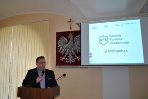 Przedstawiciele MARR w Krakowie - pracownik WUP w Krakowie - Marcin Krzowski podczas prezentacji