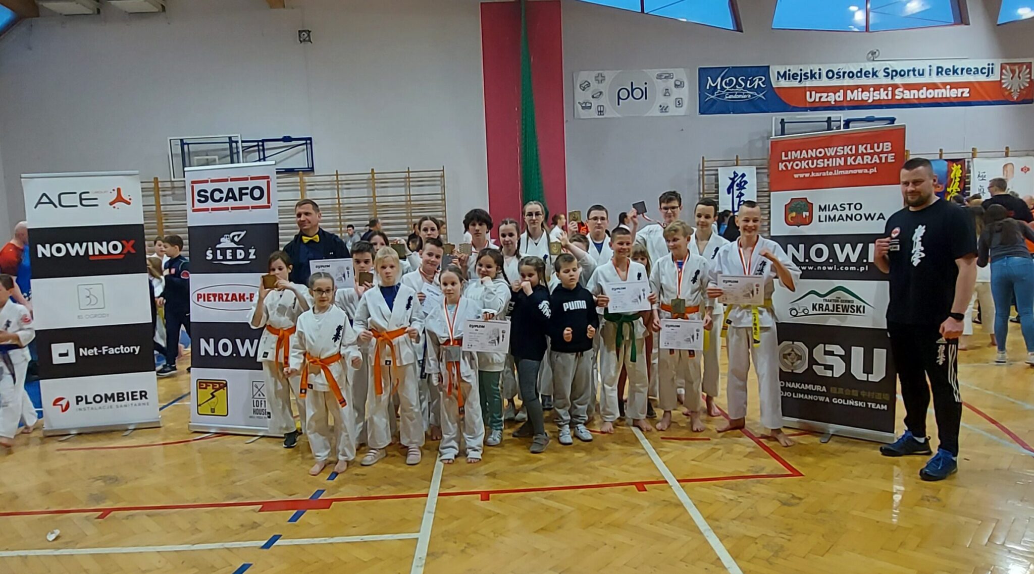 17 medali na Otwartym Turnieju Karate Sendomiria Cup 2022 w Sandomierzu dla limanowskiego Klubu!