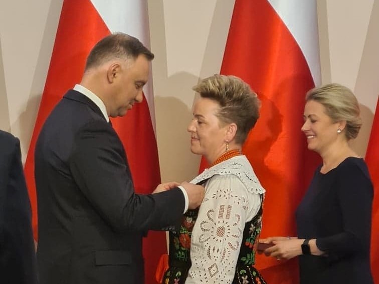 Wicestarosta Agata Zięba odznaczona medalem przez Prezydenta RP Andrzeja Dudę