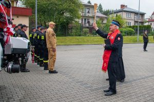poświęcenie pojazdu przez Małopolskiego Kapelana Strażaków