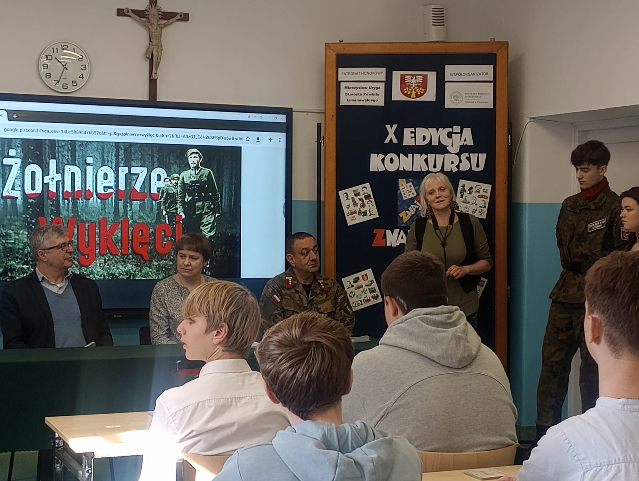 Uczestnicy i komisja konkursowa X edycja konkursu historycznego „Znaj-Znak"