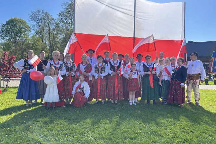Gorczański Oddział Związku Podhalan w Kamienicy w Święto Flagi zorganizował  „Majówkę po góralsku”
