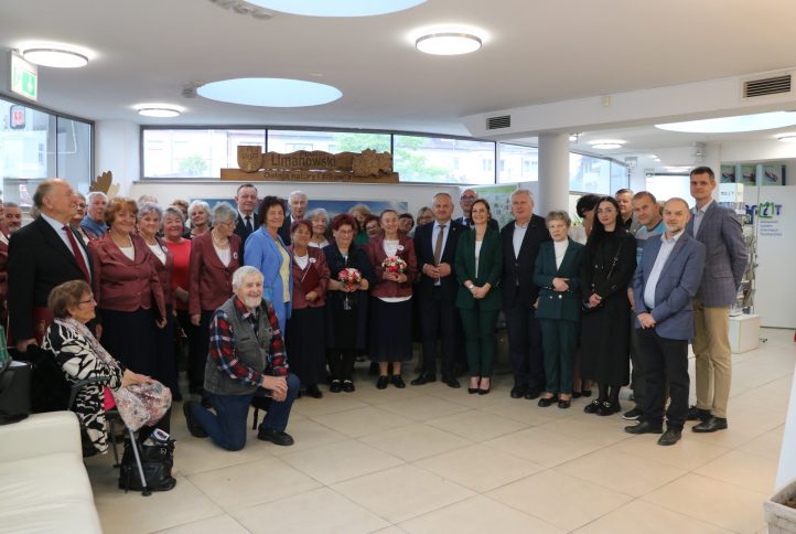 W Powiatowym Centrum Informacji Turystycznej odbył się wernisaż wystawy prac artystycznego duetu