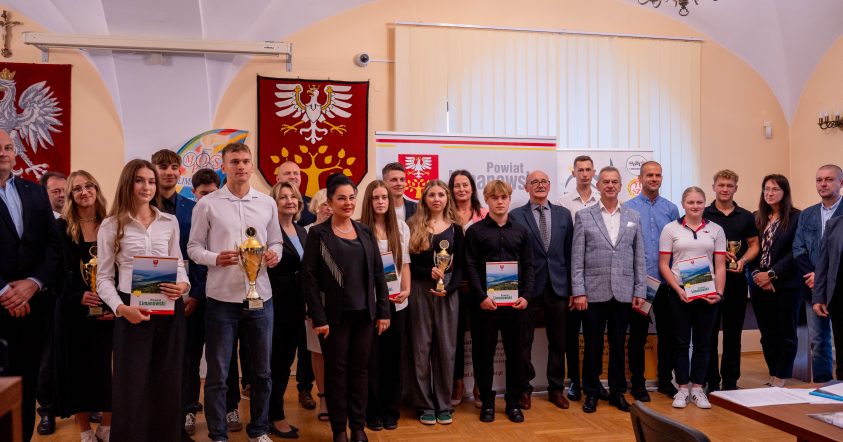 Uczestnicy spotkania podsumowujące Powiatowy System Współzawodnictwa Sportowego Dzieci i Młodzieży Szkolnej 2024/2025